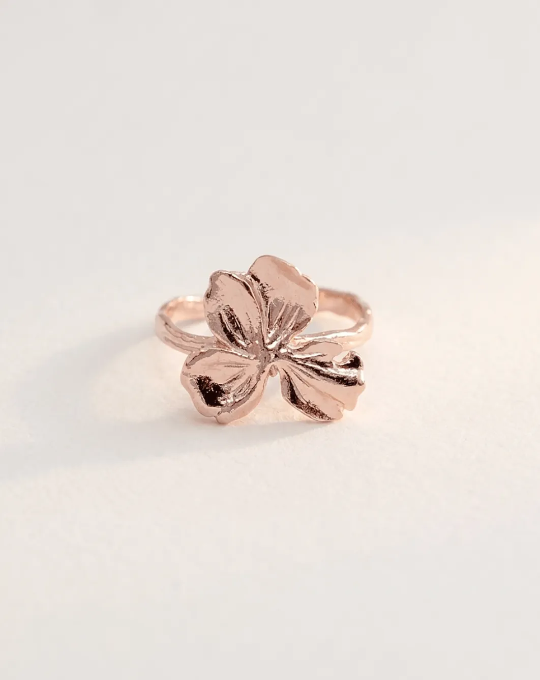 Elise Tsikis Elysia Small bague fleur or jaune