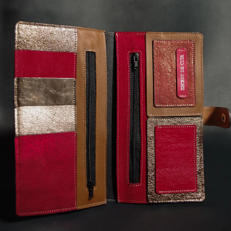 Secret de Cuir portefeuille GM cuir bouton rouge doré