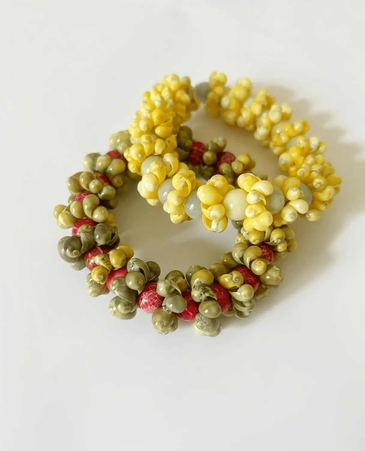 Elise Tsikis Ermita bracelet élastique coquillages