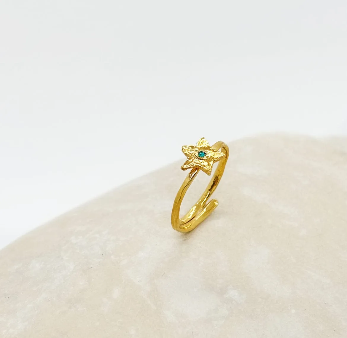 Elise Tsikis Dilley bague étoile ajustable dorée