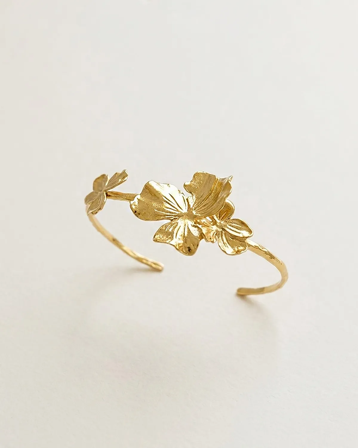 Elise Tsikis Nemesis Kastello bracelet fleurs