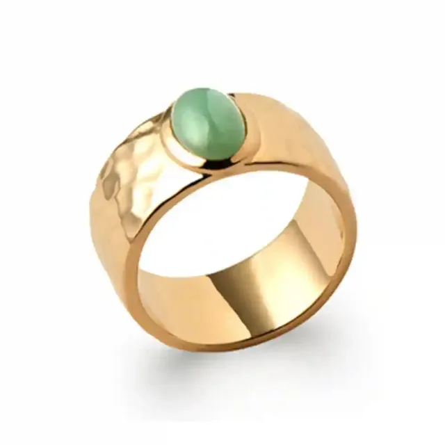 Oriana France bague martelée plaqué or aventurine verte