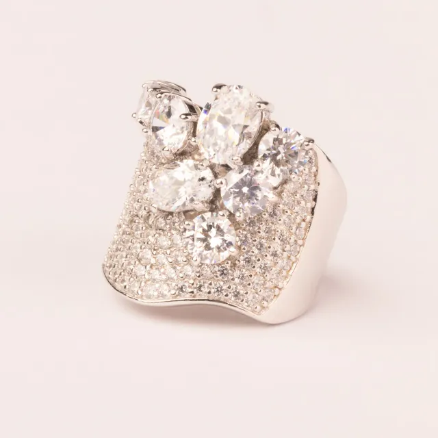 Ultima Edizione fascia pavé bague grappe zircons blancs