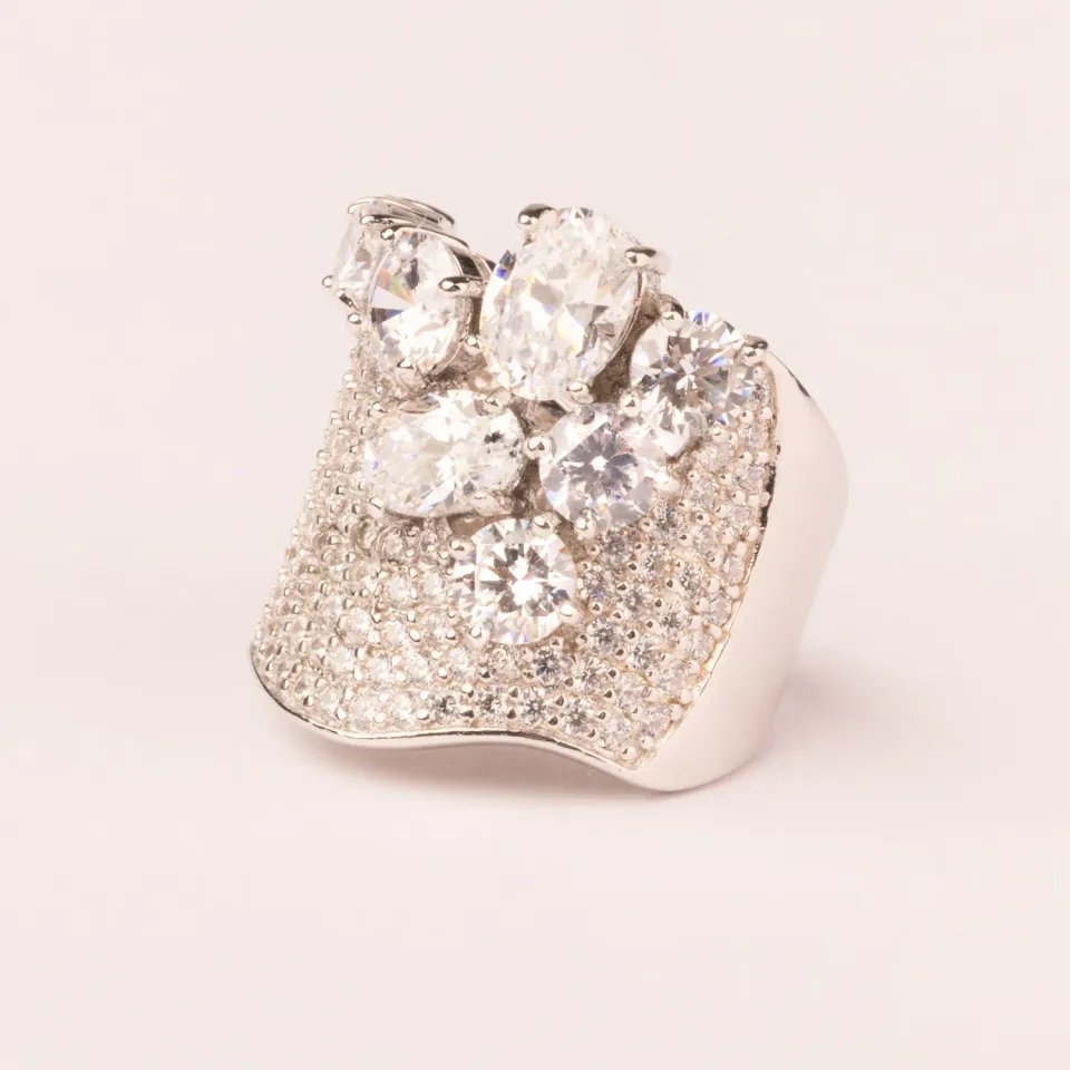 Ultima Edizione fascia pavé bague grappe zircons blancs