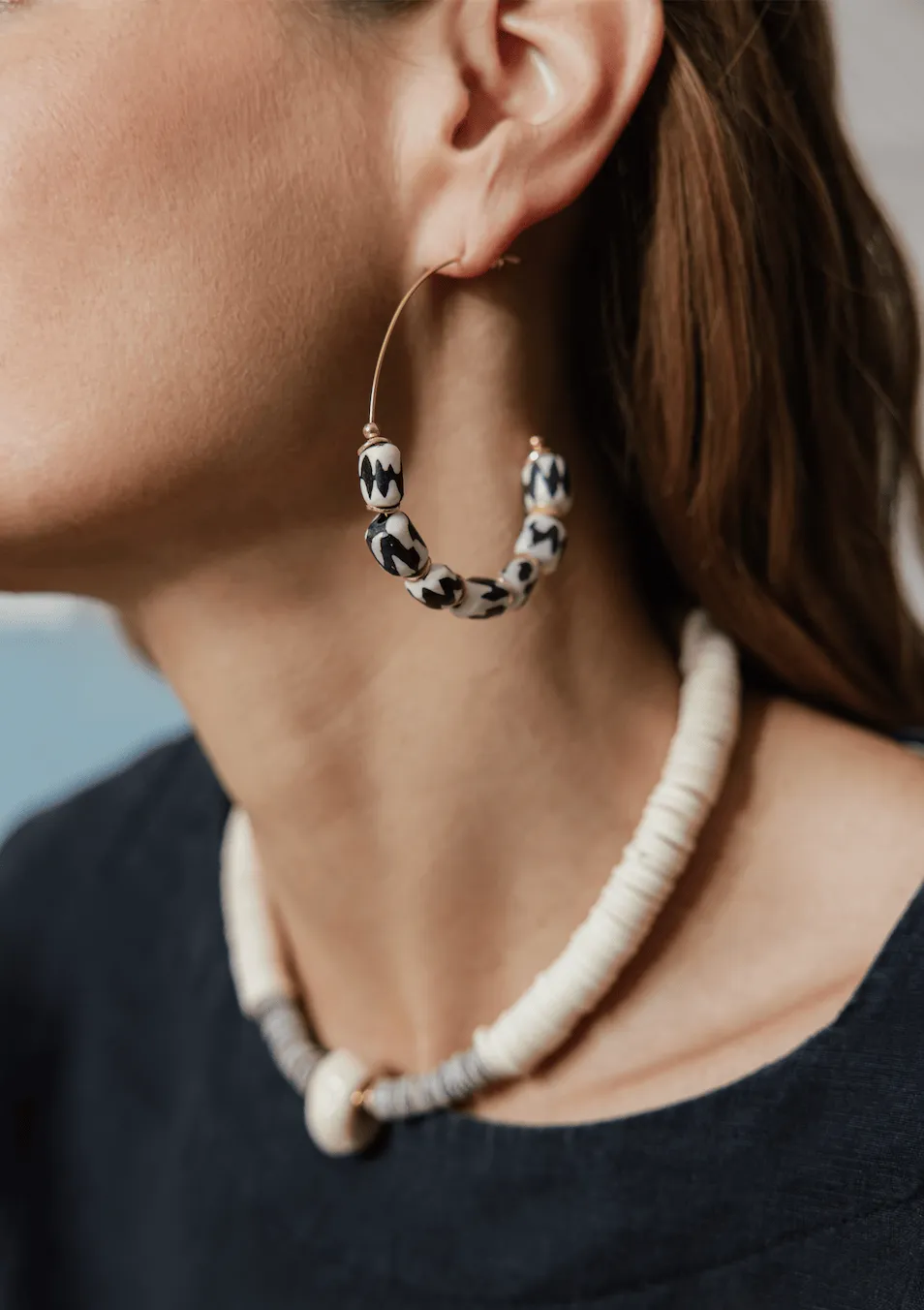 Elise Tsikis Kadi boucles perles céramique 7 cm