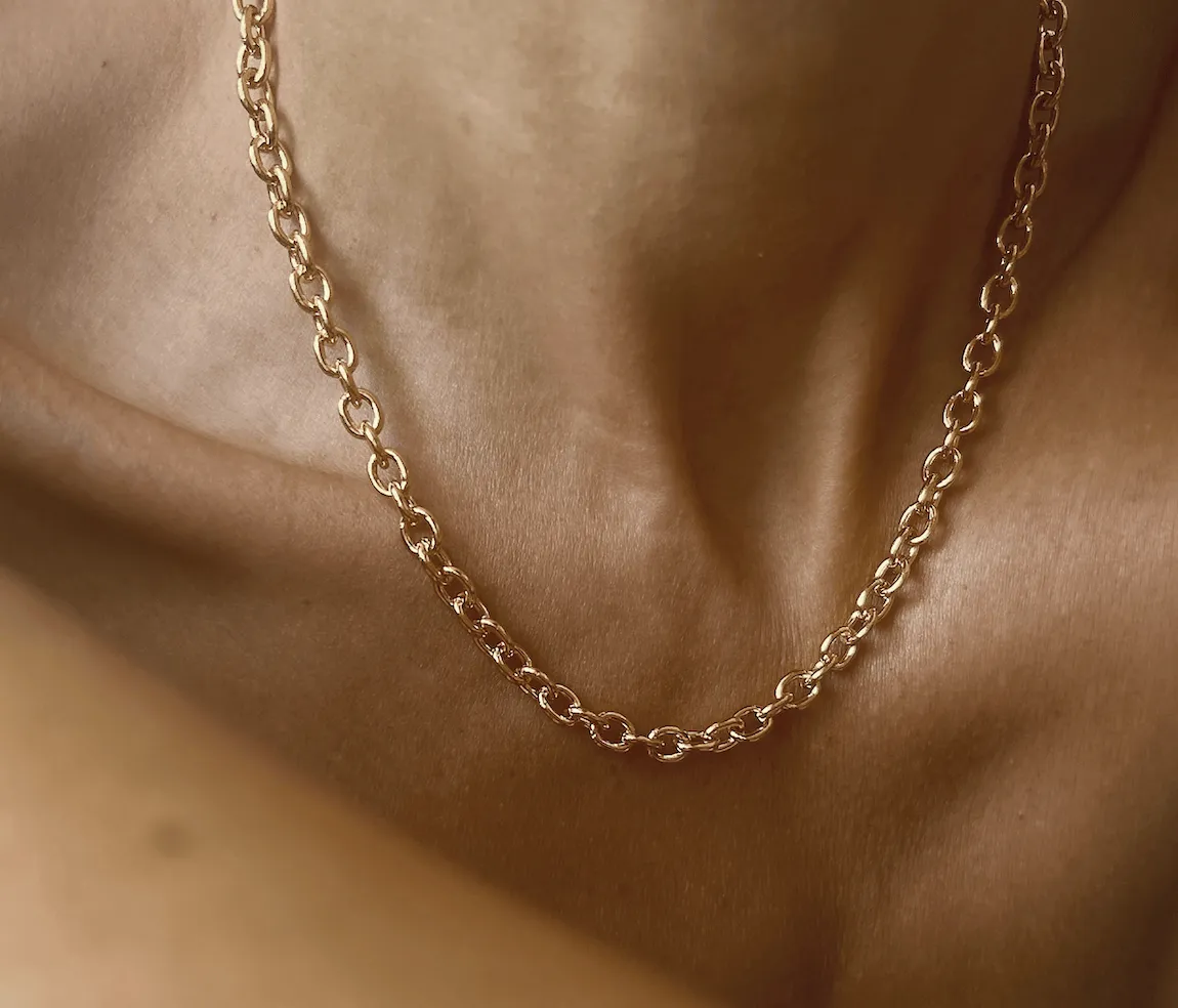 Elise Tsikis Epure Chanes collier 45 cm doré