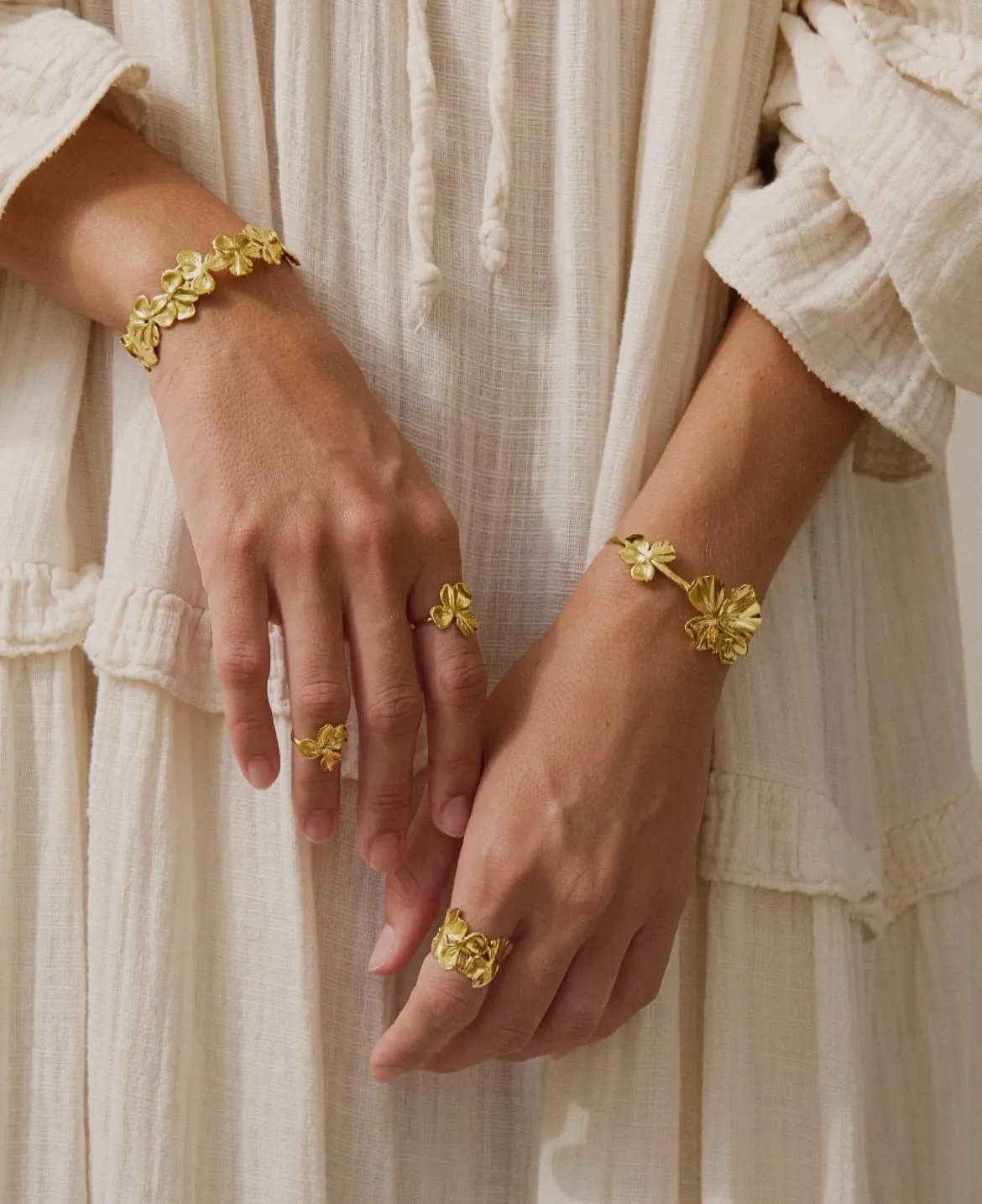 Elise Tsikis Zagora bague réglable dorée fleur