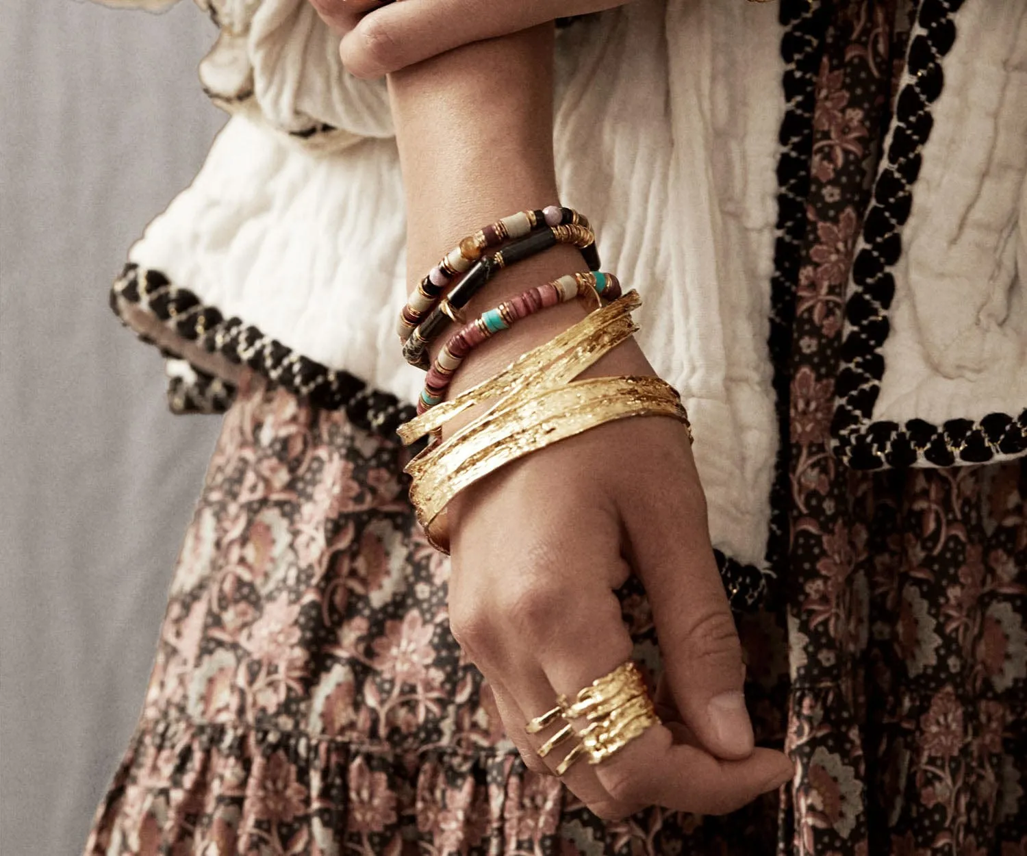 Elise Tsikis Rashmi small jonc bracelet or jaune 6,5 cm