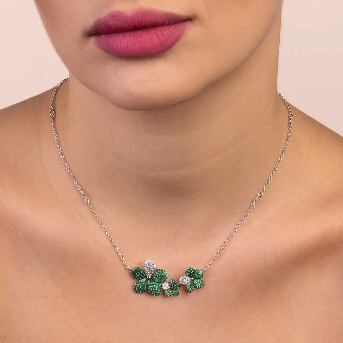 ULTIMA EDIZIONE 3 Fiori collier pavé émeraude