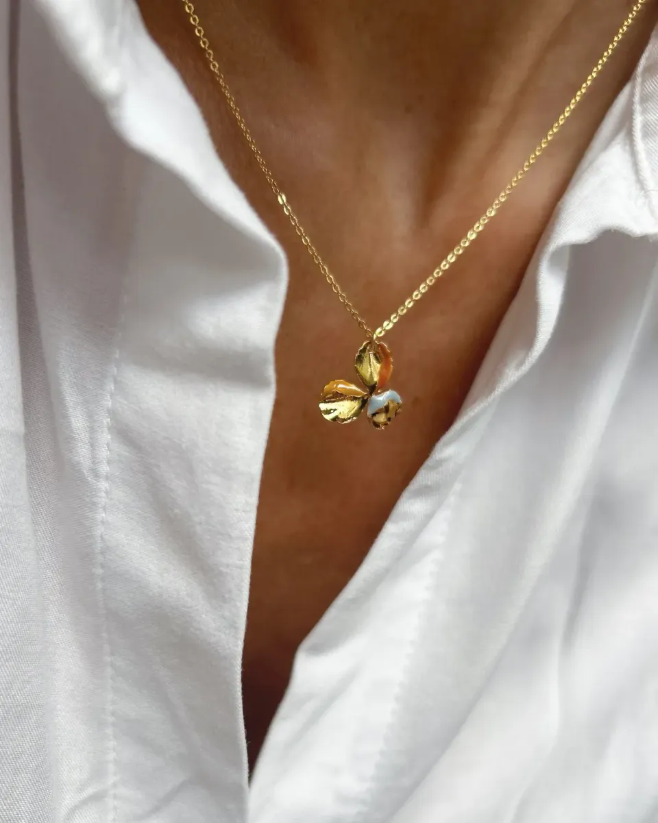 Elise Tsikis Pensée x Dalel Ouasli collier doré 40 cm