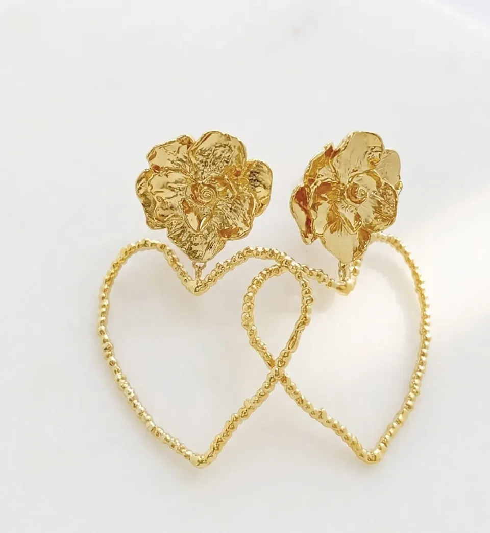 Elise Tsikis Terezina boucles fleurs 6 cm jaune tige