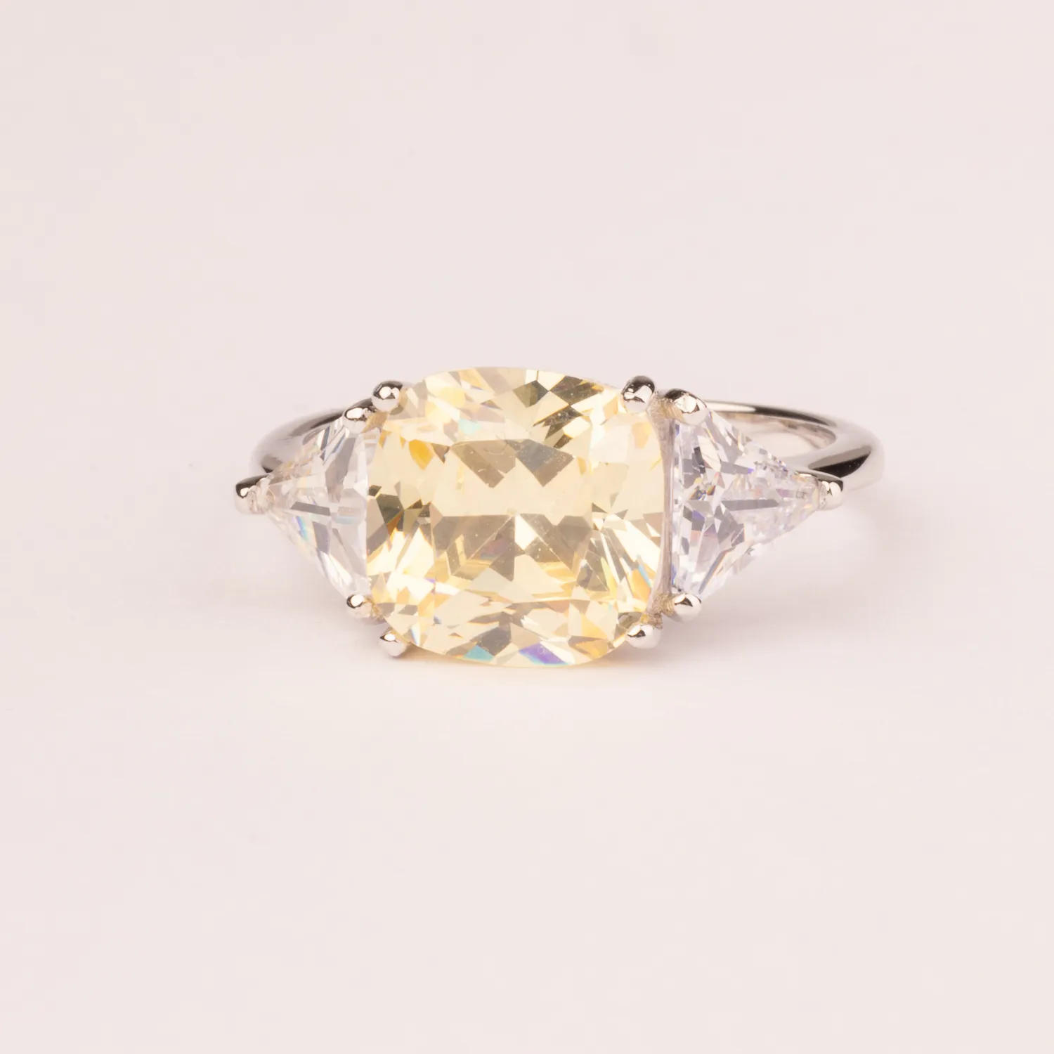 Ultima Edizione Carré bague zircone 10x10 triangles couleur
