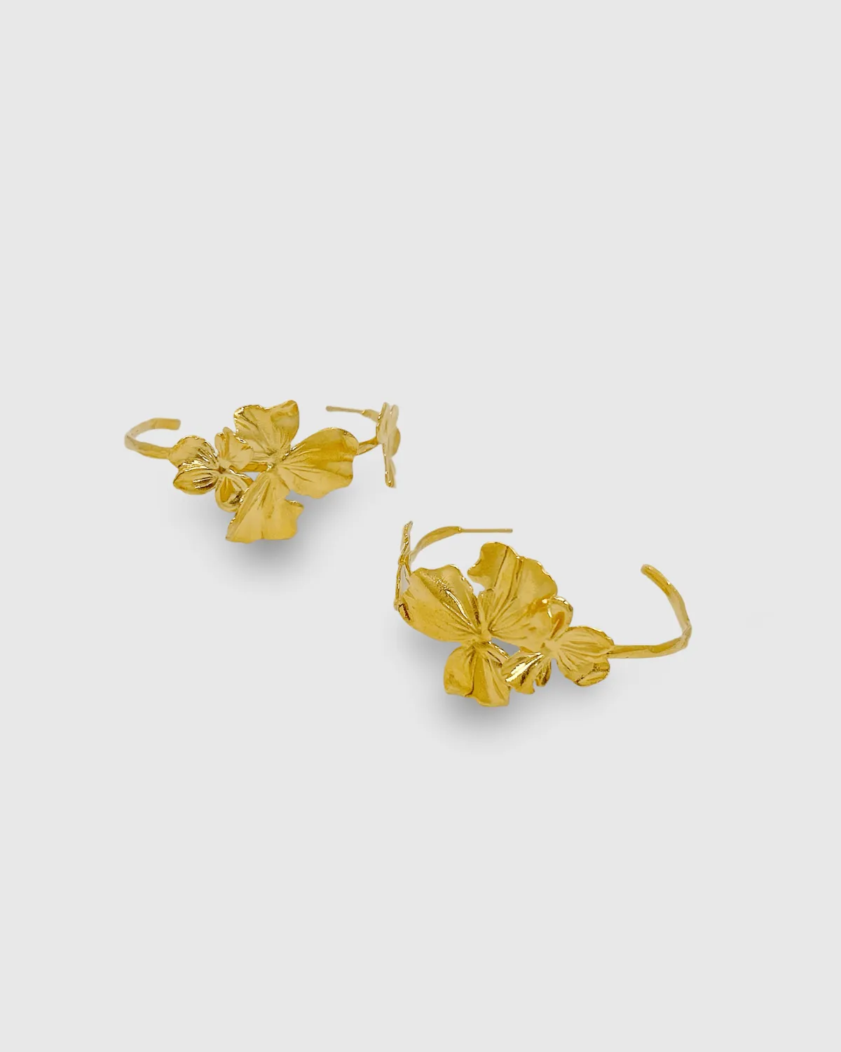 Elise Tsikis Ditsa boucles d'oreilles créoles dorées