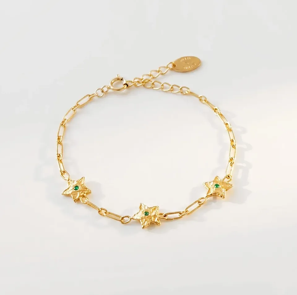 Elise Tsikis Monahans bracelet étoiles cristaux réglable