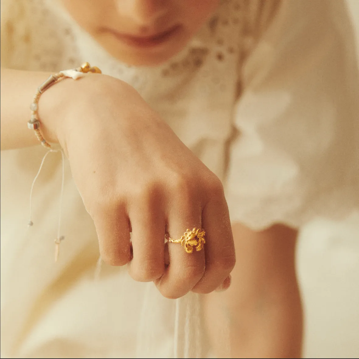 Elise Tsikis Clapotis Crusoe bague enfant crabe doré