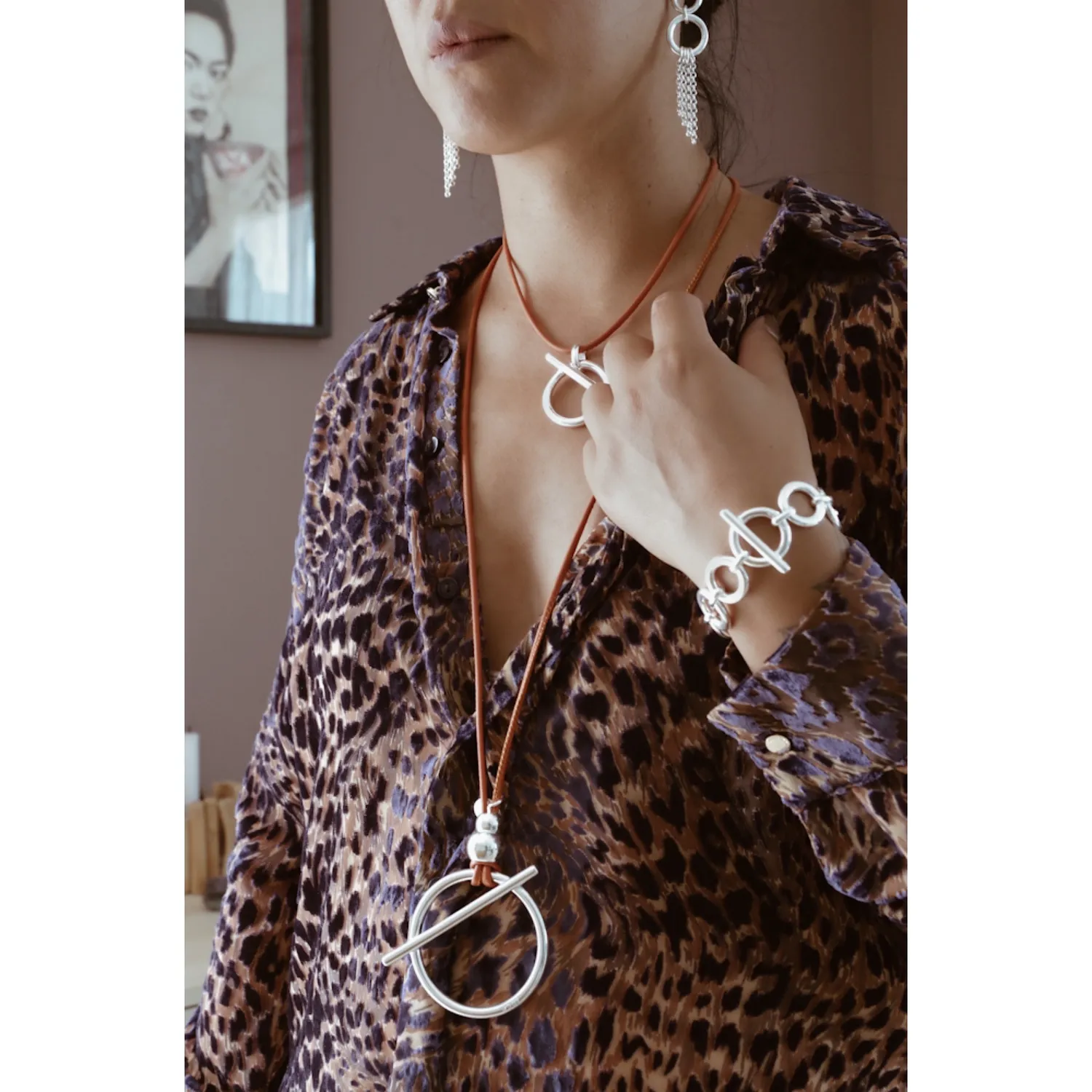 Secret de Cuir N°1366 cuir rond barre sautoir argent
