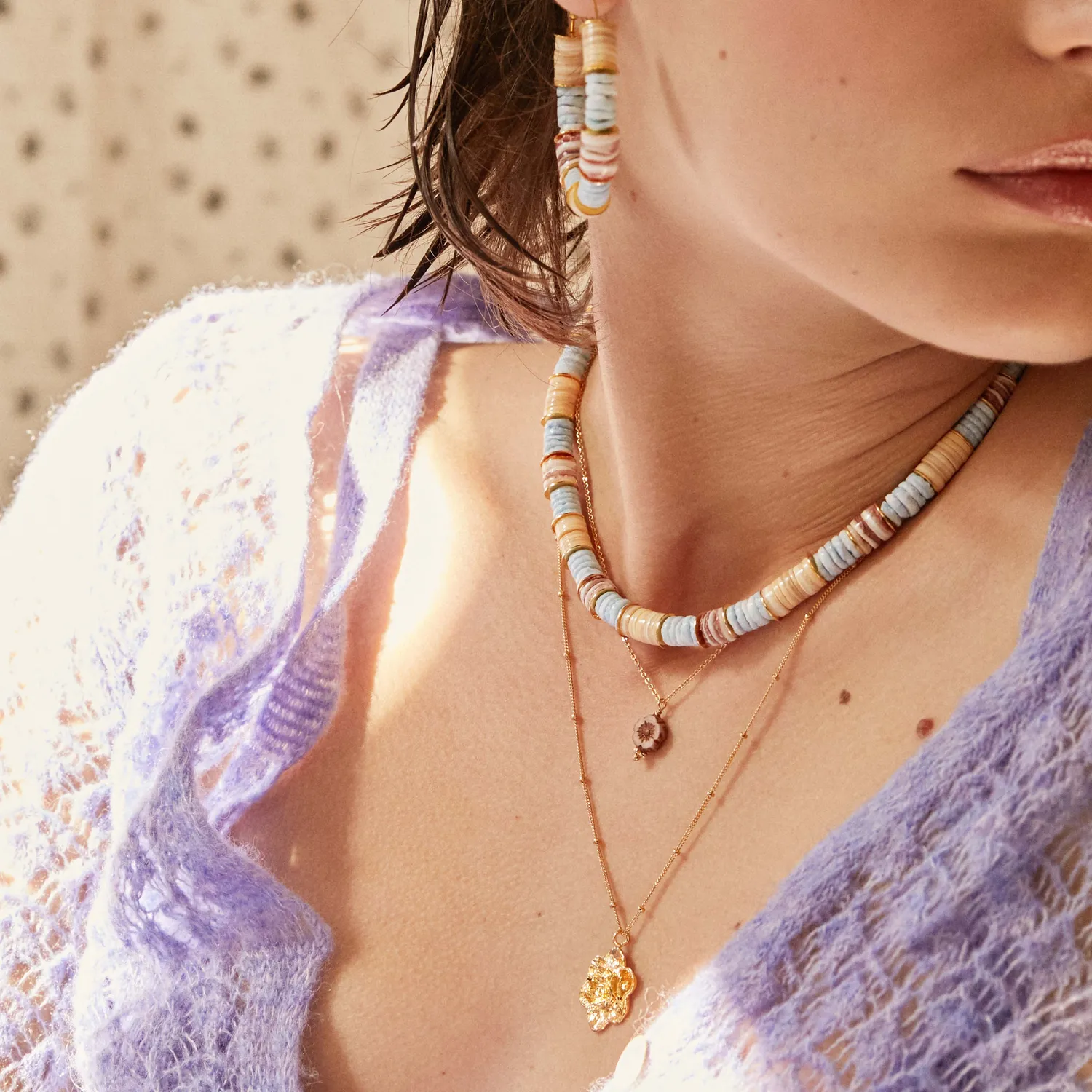 Elise Tsikis Millas collier fleur verre doré 40 cm