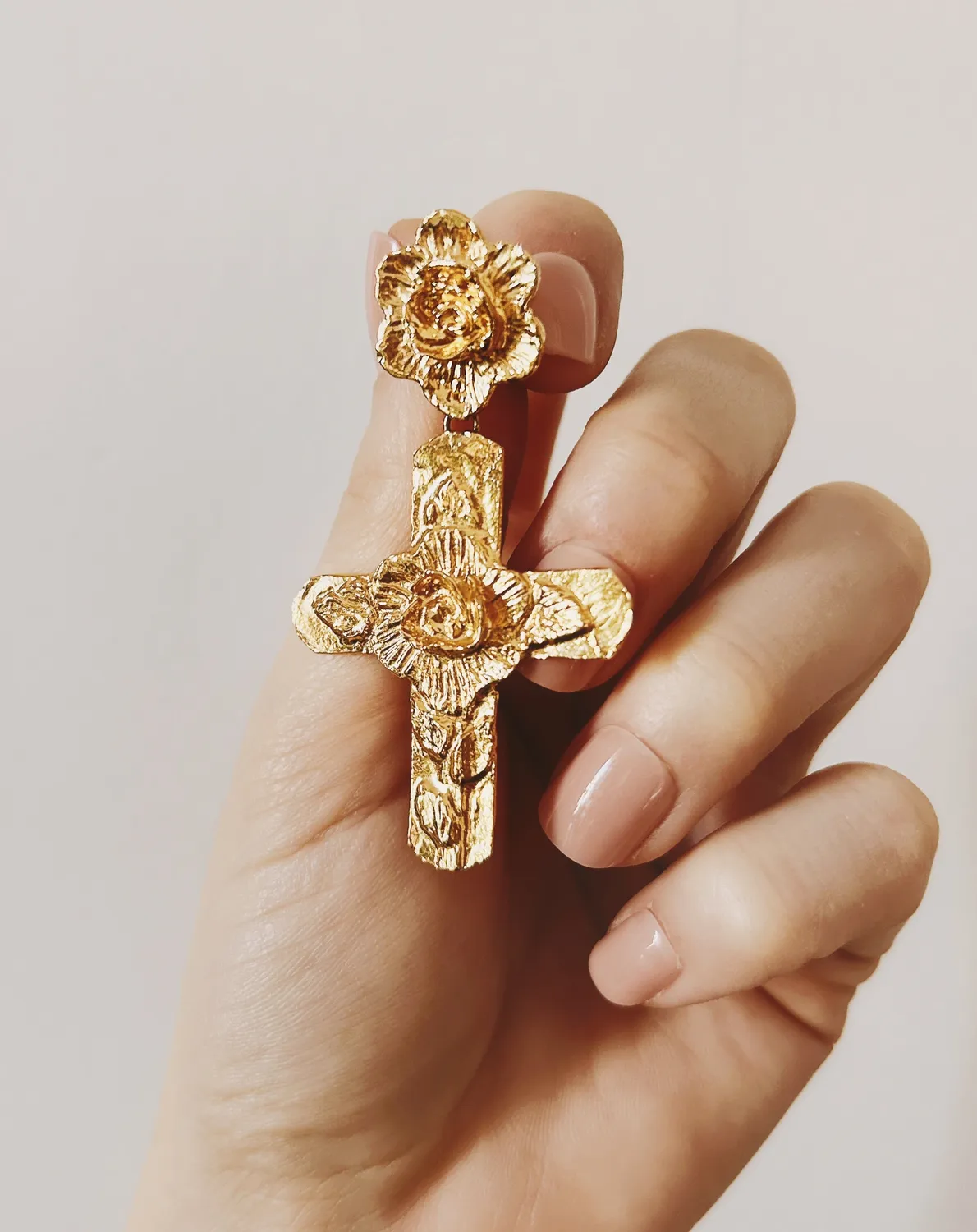 Elise Tsikis Sian boucles d'oreilles pendantes clips