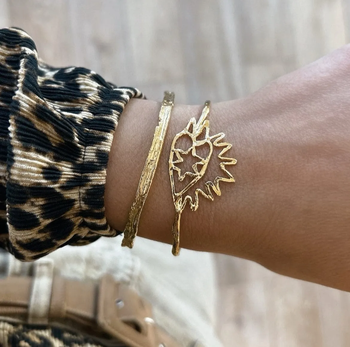 Elise Tsikis Anatio bracelet jonc doré ajustable étoile