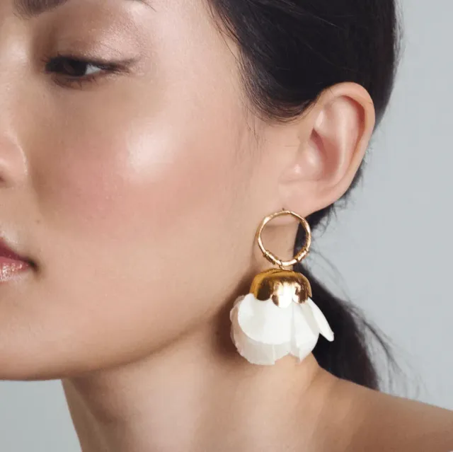 Elise Tsikis Dulcita boucles d'oreilles crème doré