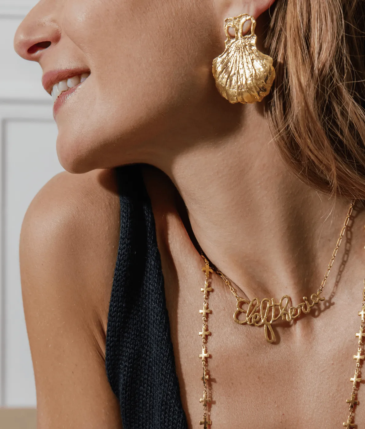 Elise Tsikis Kokhili boucles d'oreilles sculptées doré