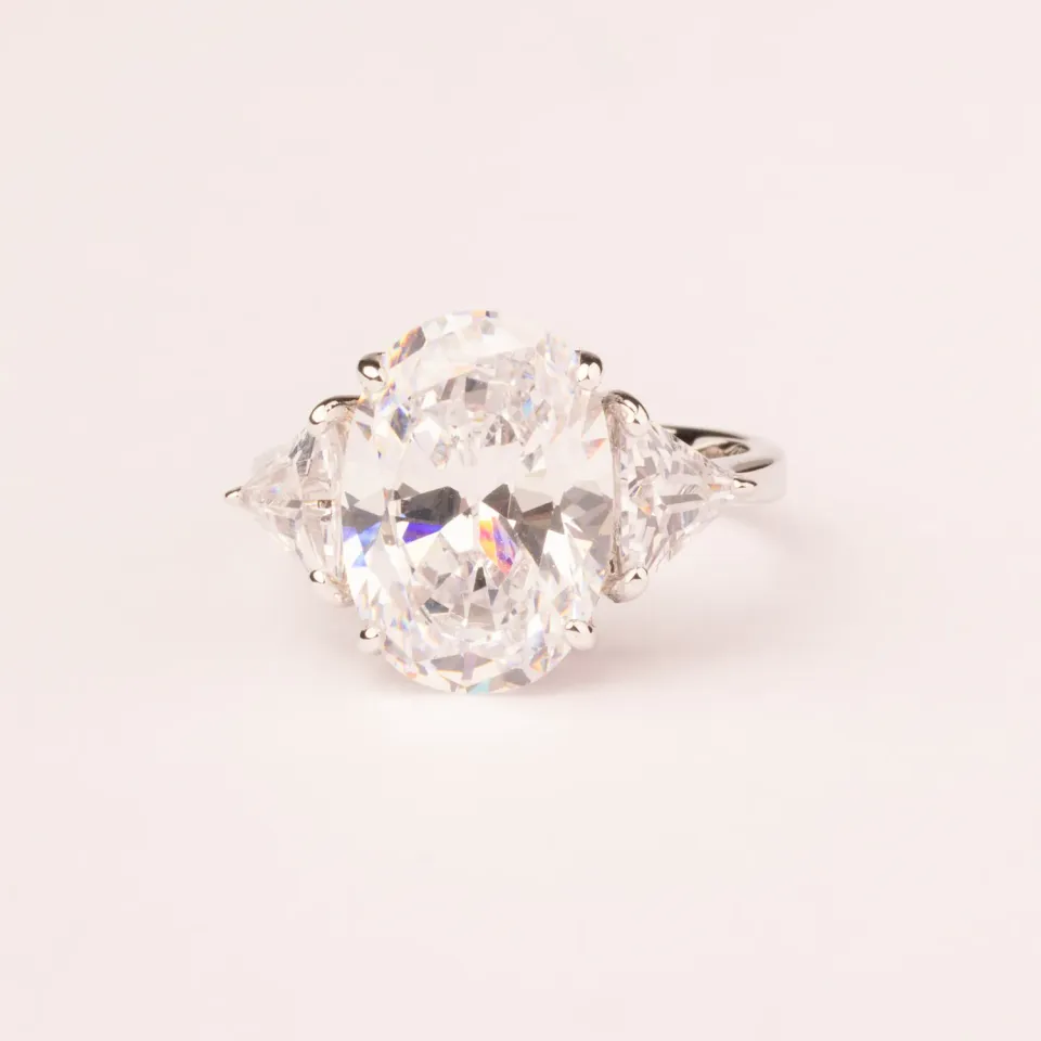 Ultima Edizione bague zircon ovale blanc 14x10 mm