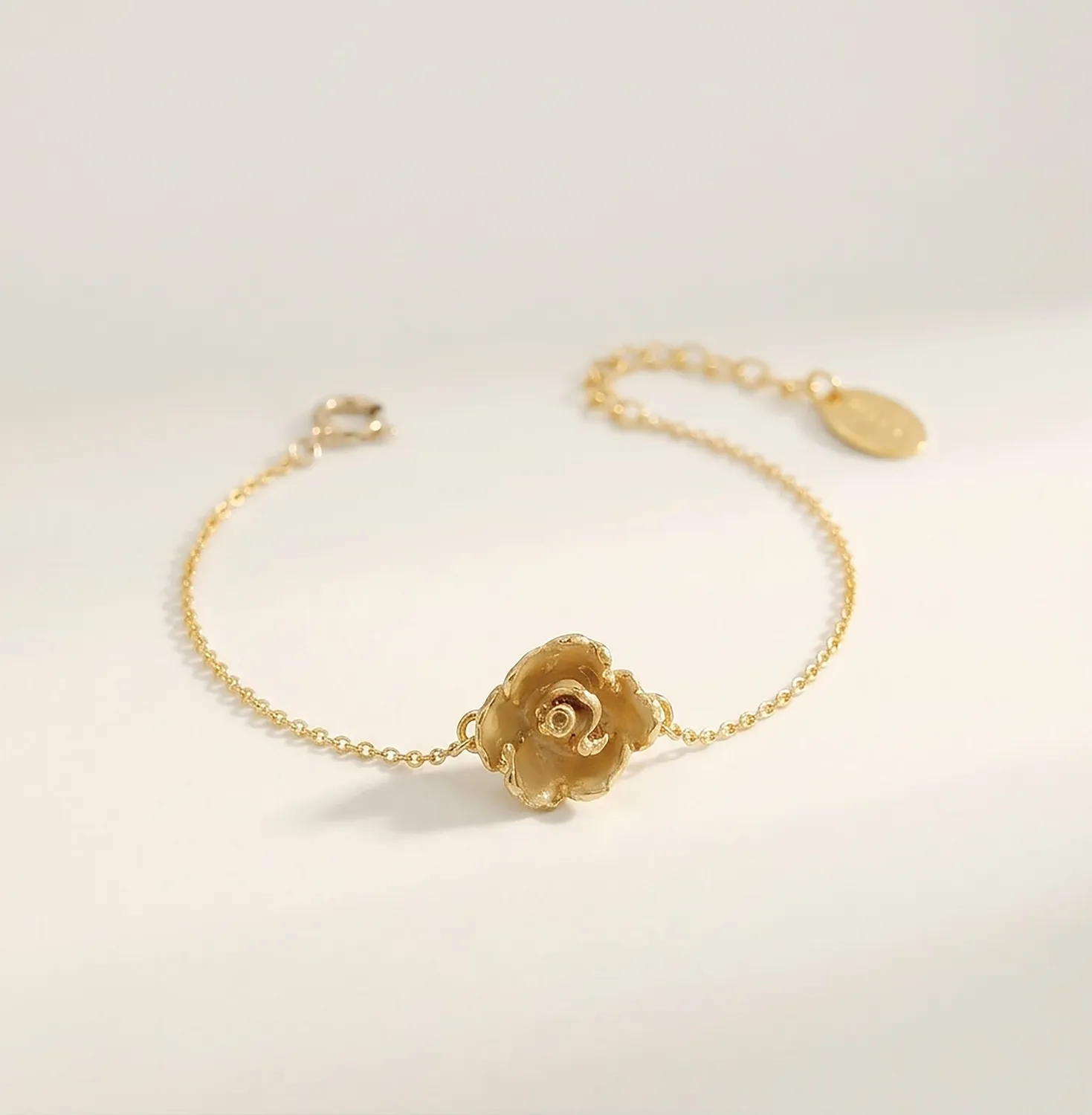 Elise Tsikis Ermioni bracelet chaîne fleur émaillée