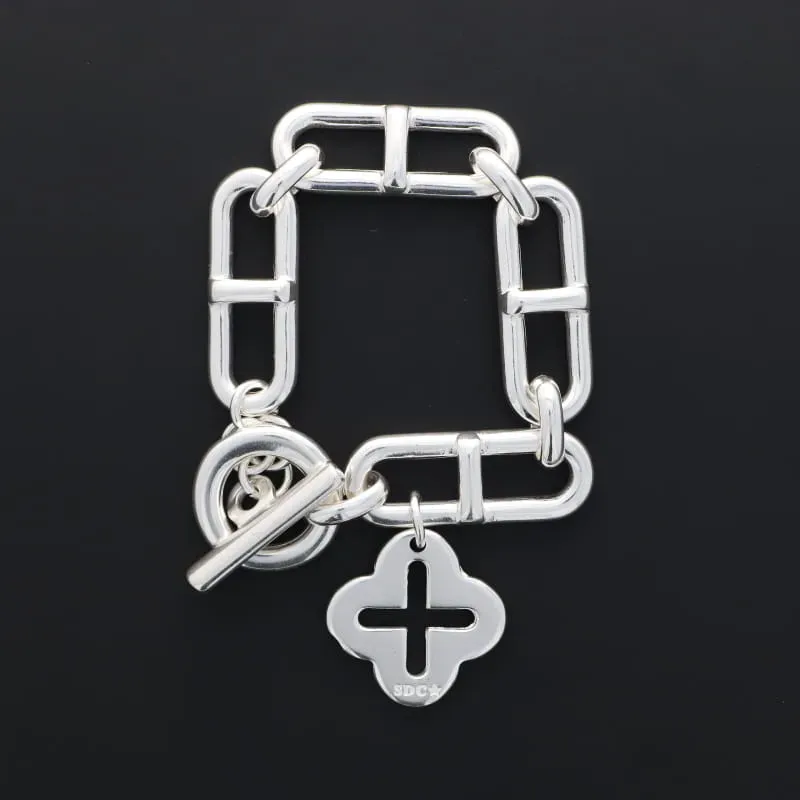 Secret de Cuir N°1340 bracelet trèfle argenté plaqué