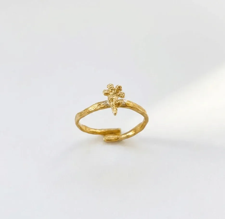 Elise Tsikis Anis bague fleur émaillée jaune enfant