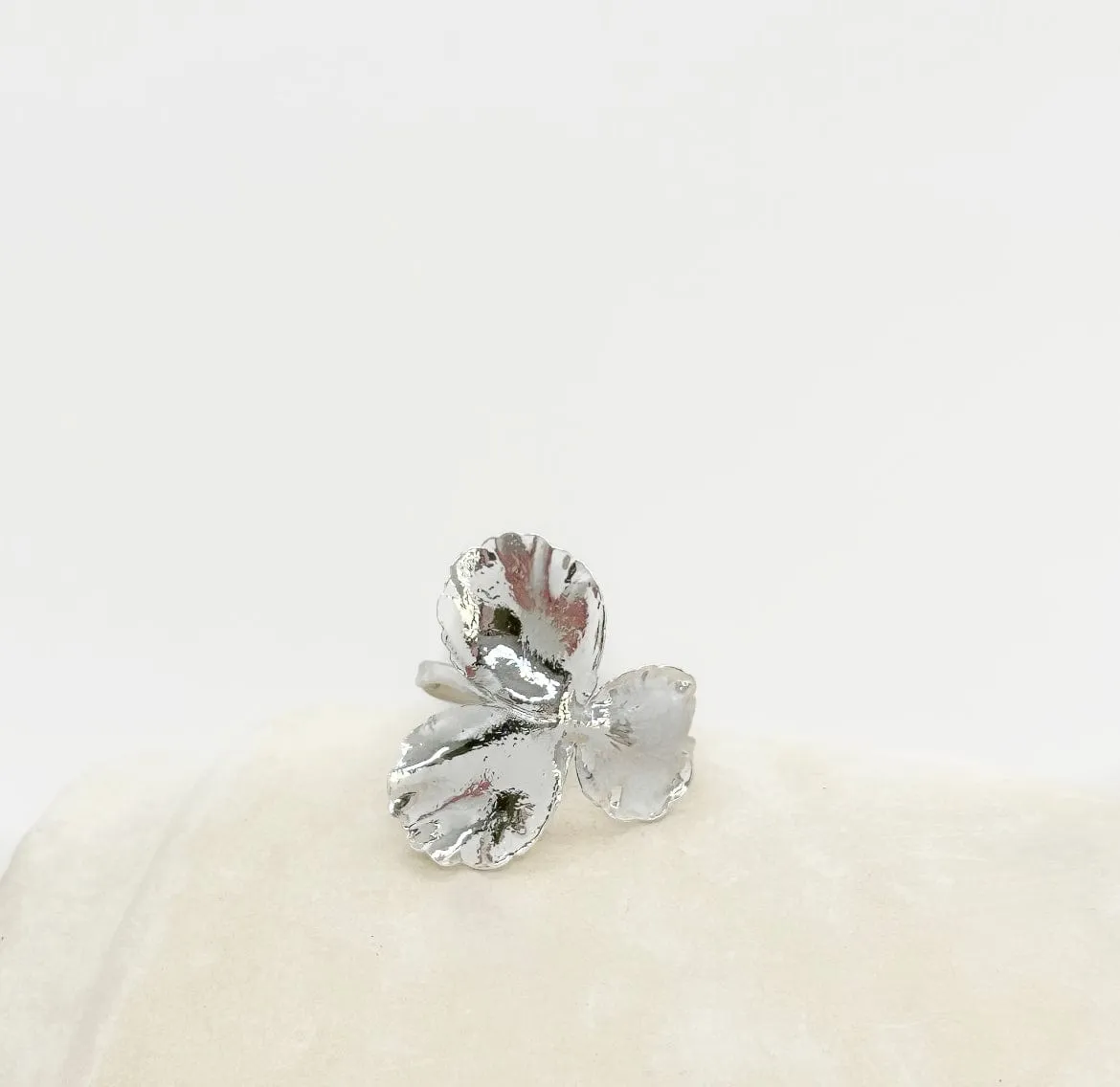 Elise Tsikis Pensée Medium bague fleur or jaune