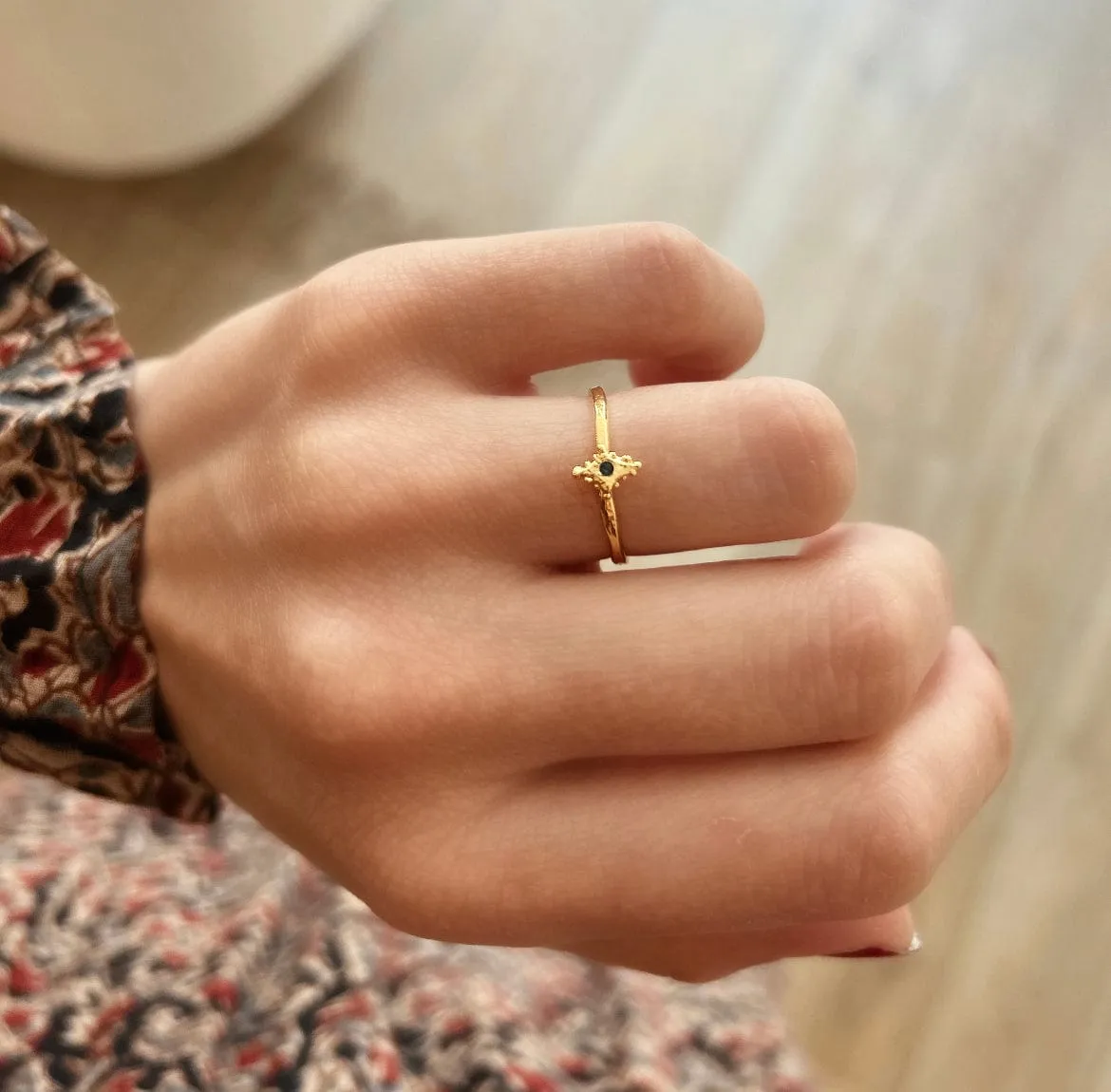 Elise Tsikis Meteor bague réglable dorée bleu nuit