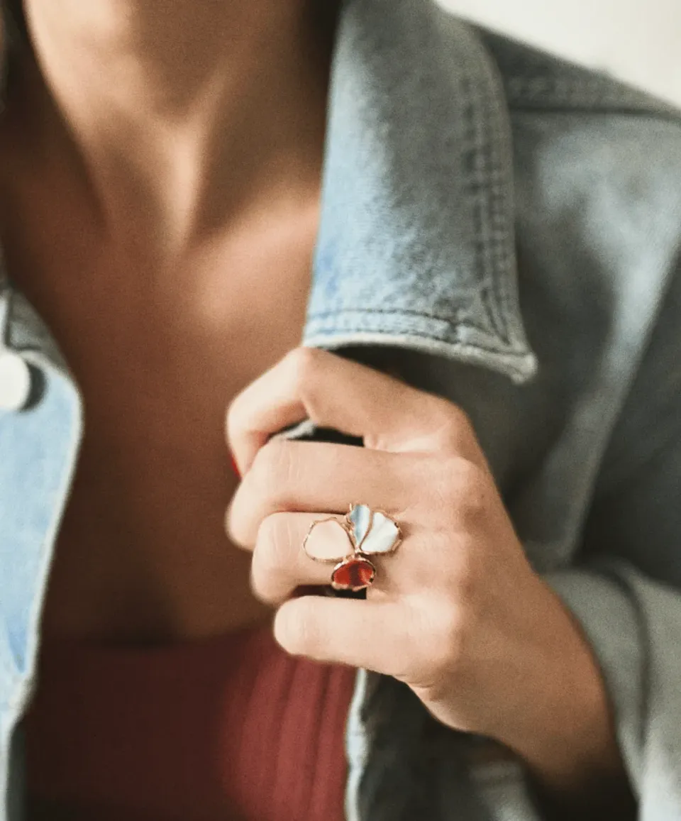 Elise Tsikis Elysia Medium Poiesis bague fleur émaillée