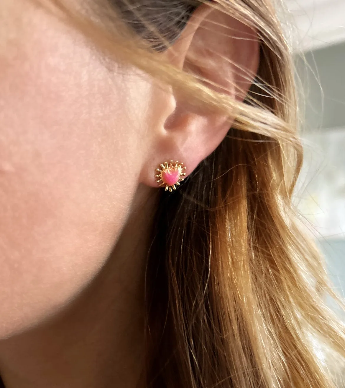Elise Tsikis Octobre Rose Xelha boucles cœur rosé