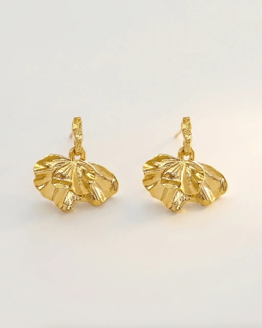Elise Tsikis Syvota boucles d’oreilles dorées