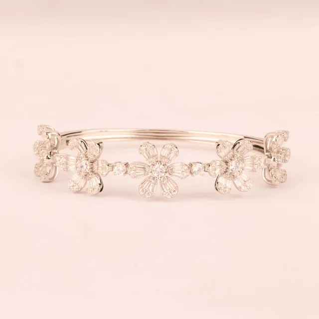 ULTIMA EDIZIONE Flower bracelet rigide zircons blancs