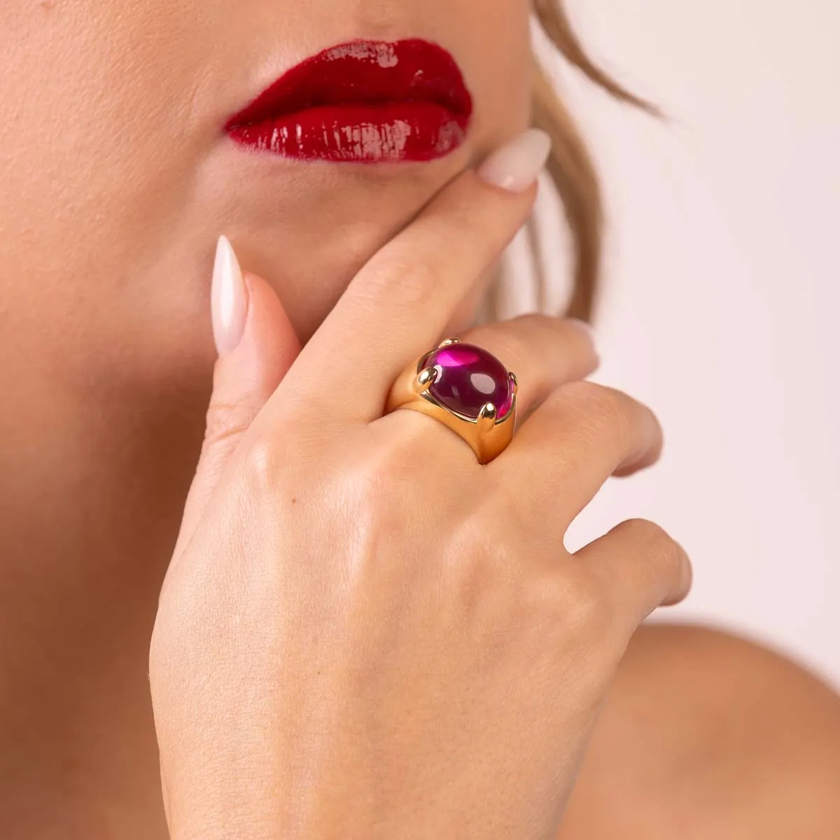 Ultima Edizione pierre ovale bague cabochon lisse