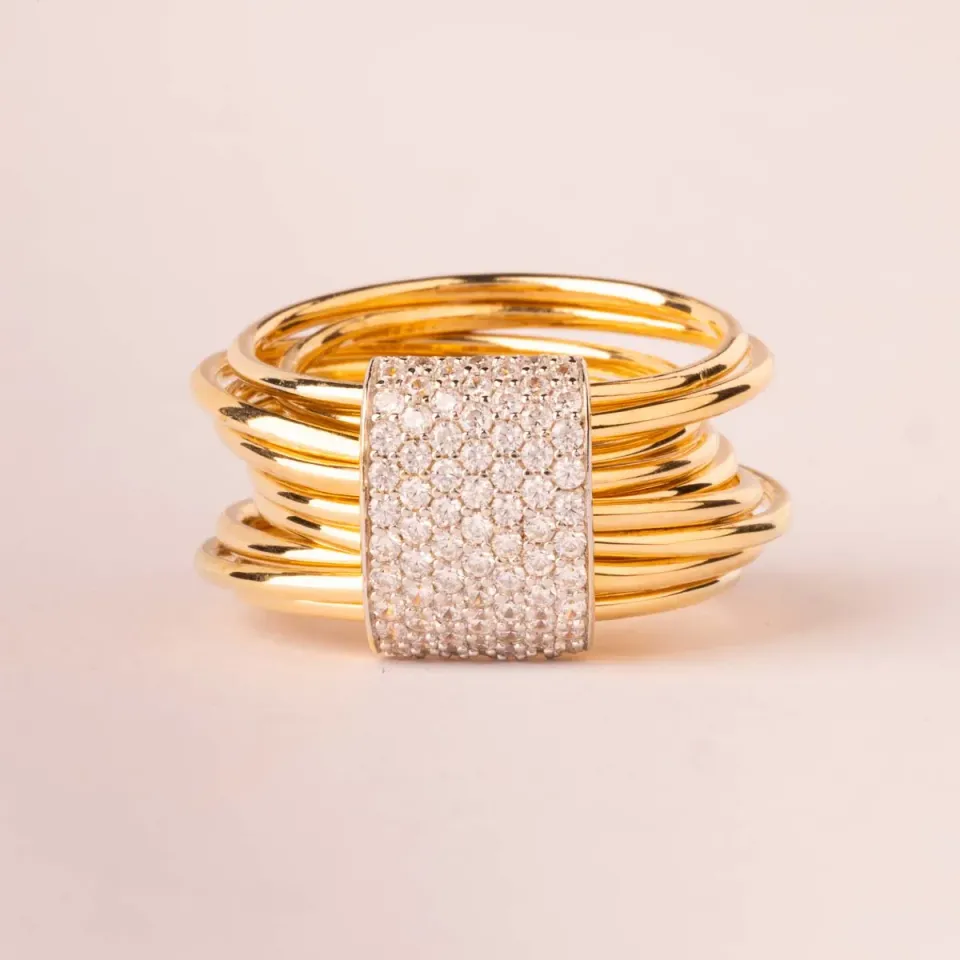 Ultima Edizione multifilo centrale pavé bague zircon