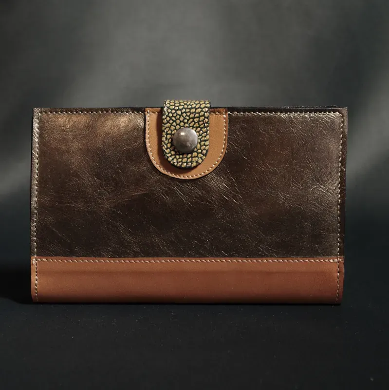 Secret de Cuir PM bouton bronze portefeuille cuir vache