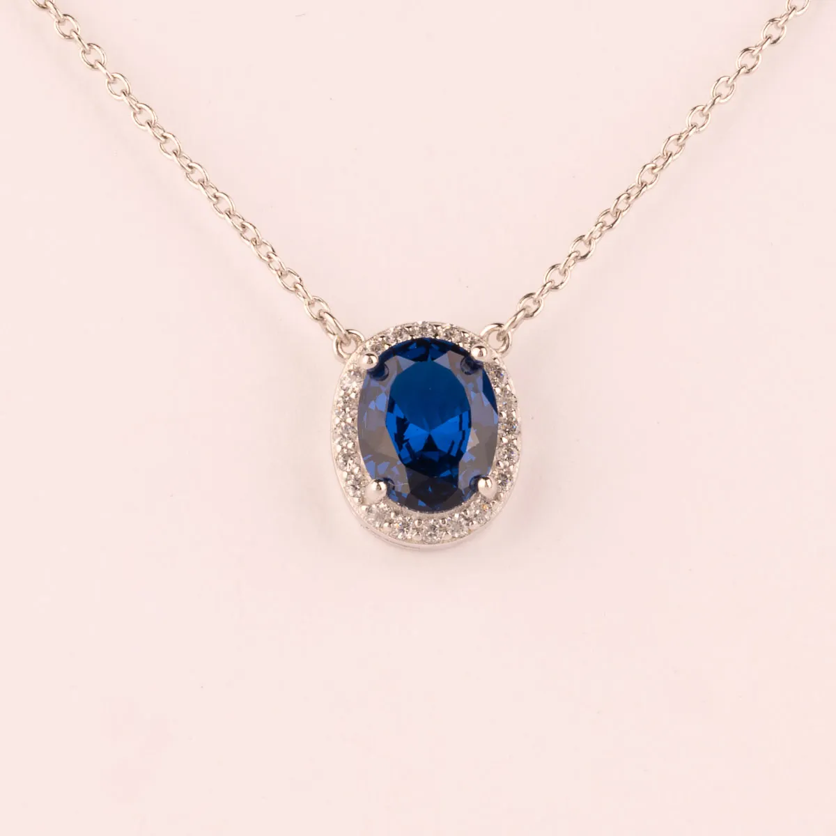 ULTIMA EDIZIONE centrale ovale couleur collier pendentif doré
