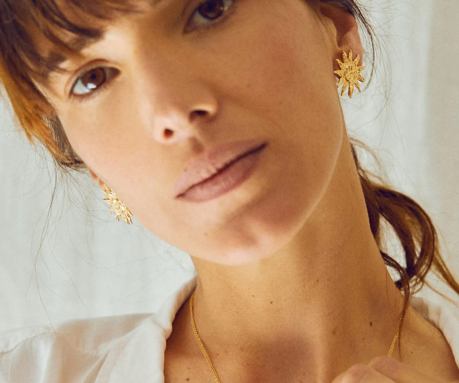 Elise Tsikis Aria boucles d’oreilles soleil or jaune