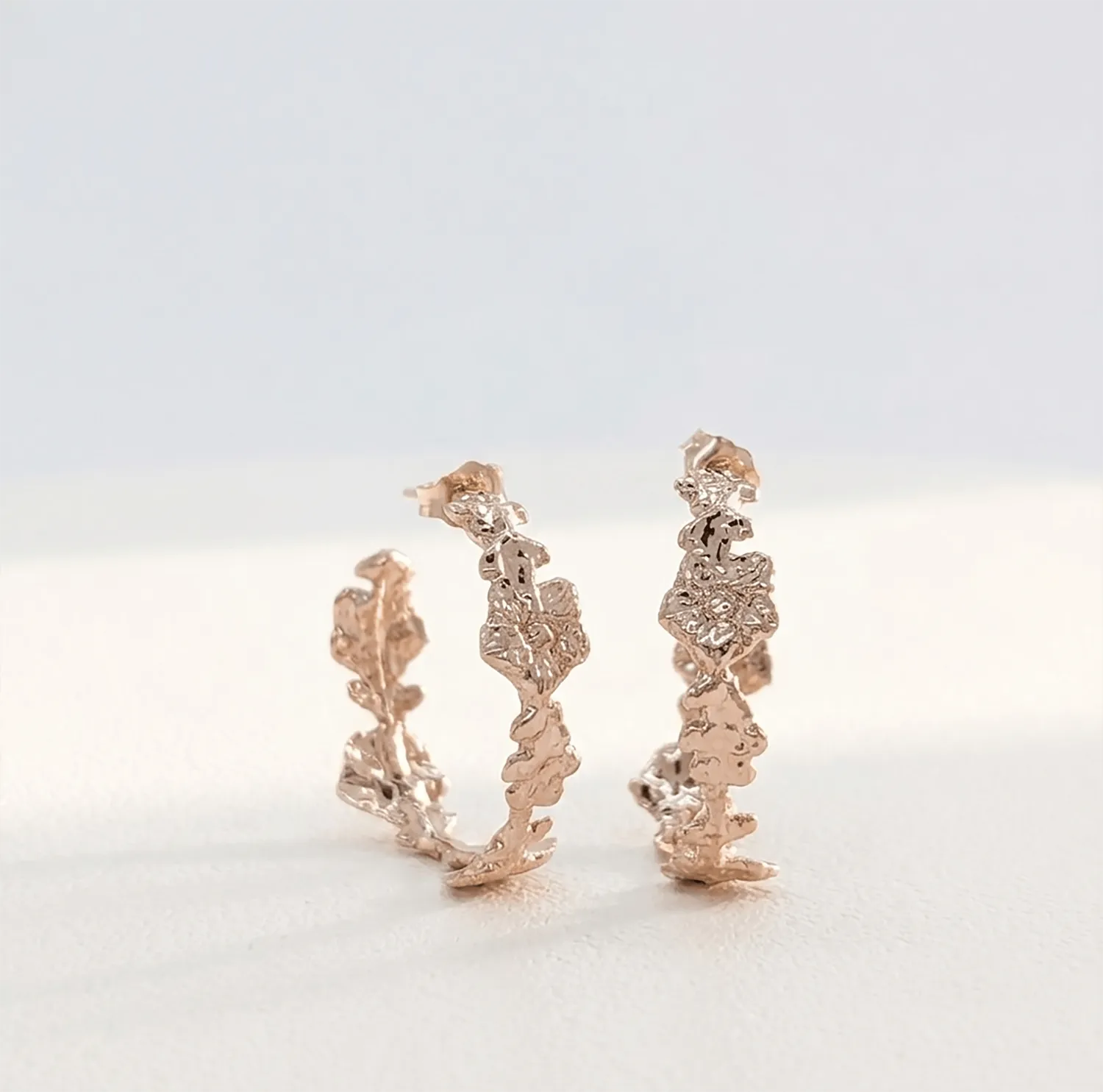 Elise Tsikis Galeo créoles boucles d'oreilles or jaune fleurs