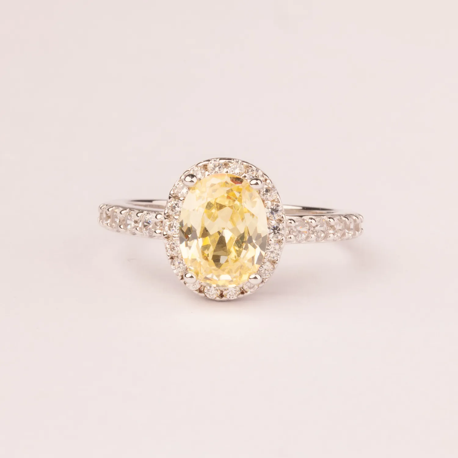 Ultima Edizione bague ovale 9x7 zircone colorée