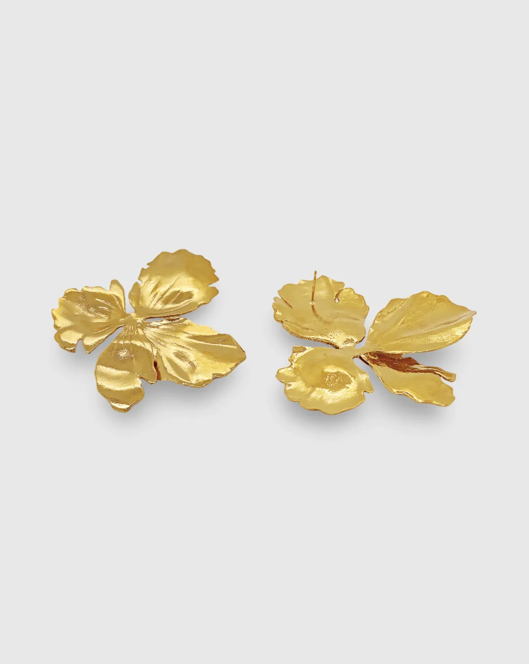 Elise Tsikis Némésis Large boucles d’oreilles doré 7 cm