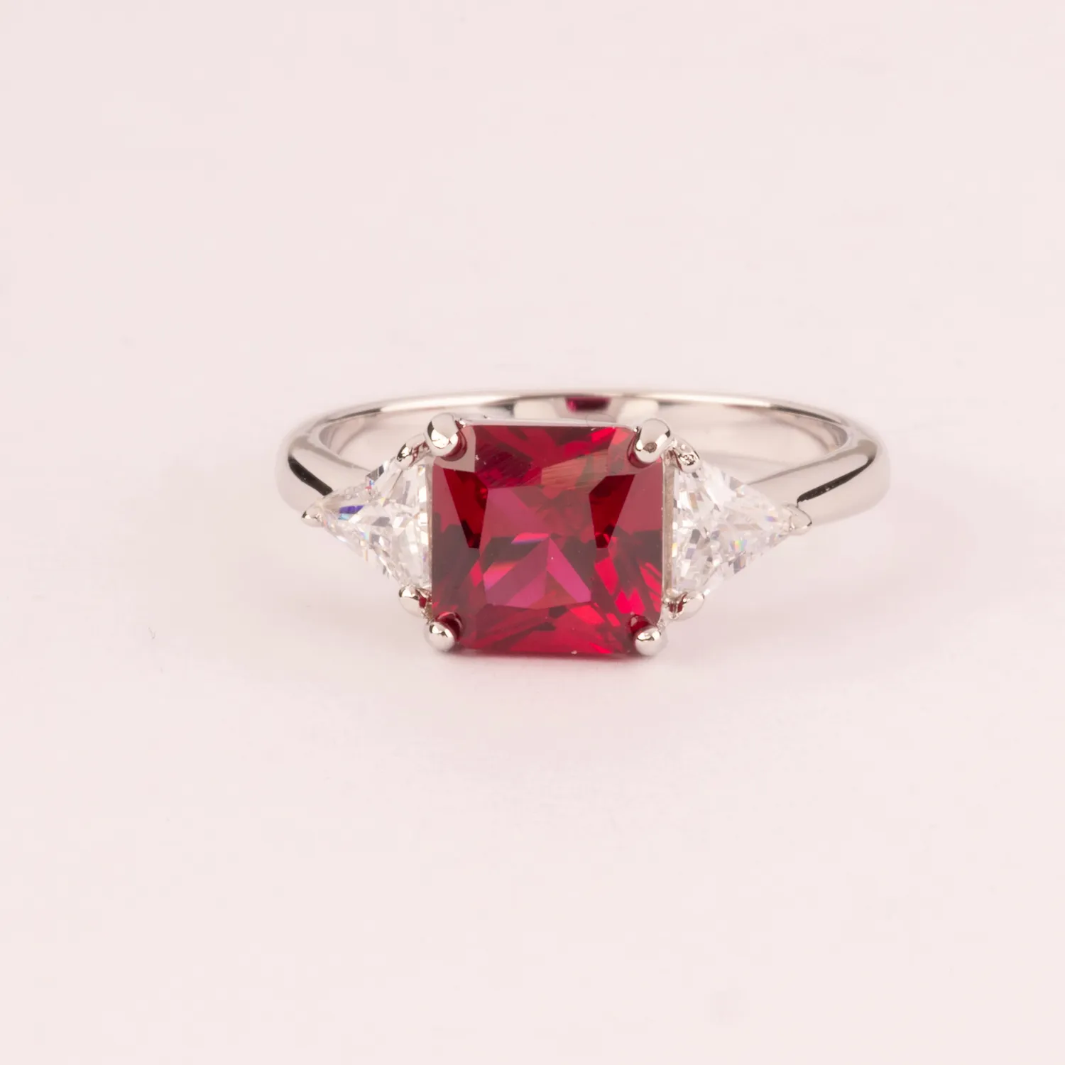 ULTIMA EDIZIONE Quadrato 6x6 bague zircone couleur