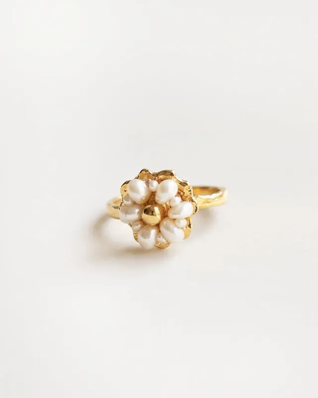 Elise Tsikis Selini Simple bague fleur nacre ajustable