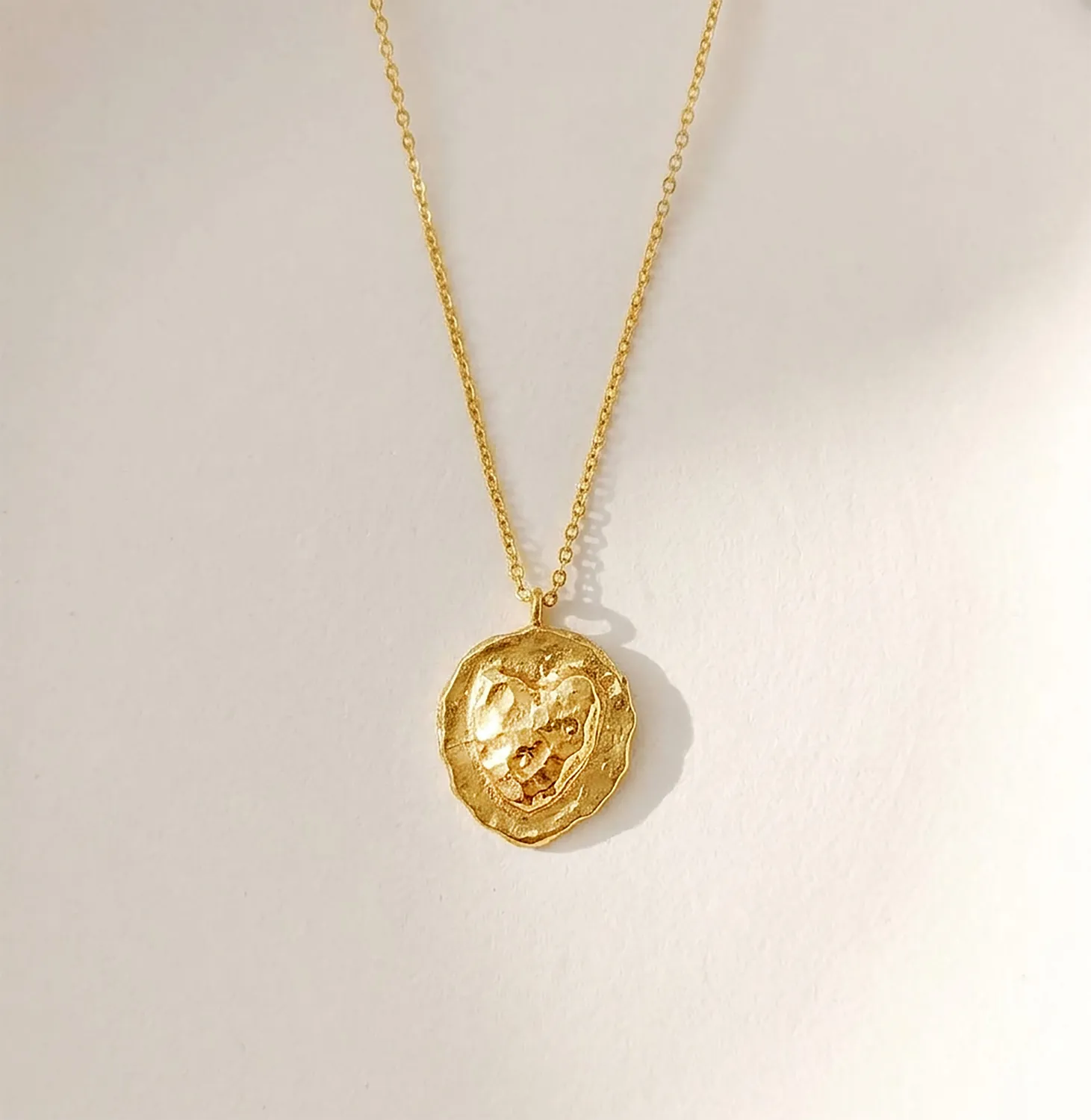 Elise Tsikis Travia collier coeur or jaune 55 cm