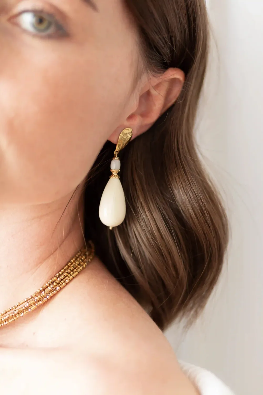 Cloralys Esther boucles d'oreilles nacre beige 6 cm