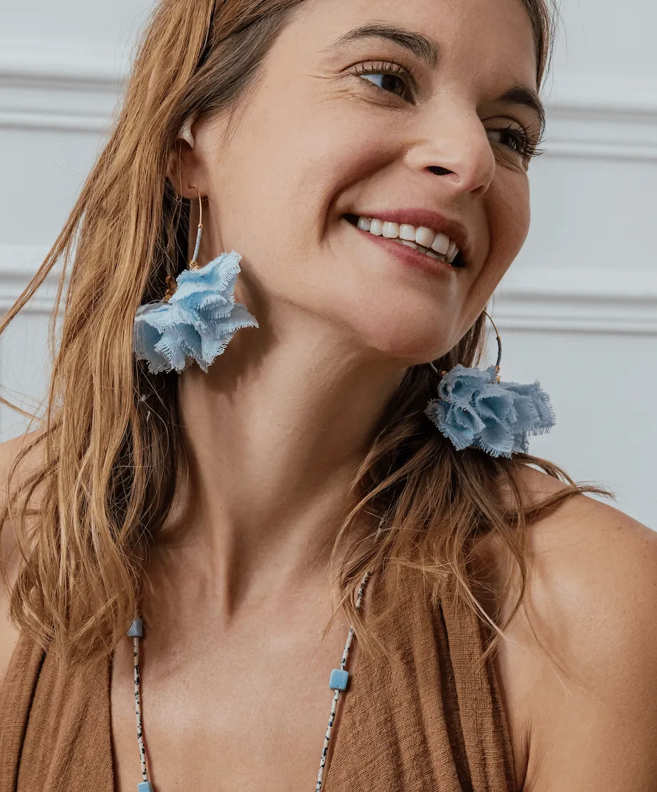 Elise Tsikis Eleftheria Lisoura Blue boucles coton