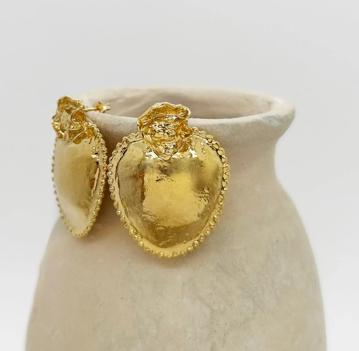 Elise Tsikis Manoush Sieci boucles d’oreilles dorées cœur