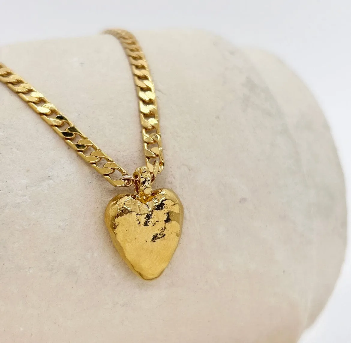 Elise Tsikis Otov collier coeur or jaune 40 cm